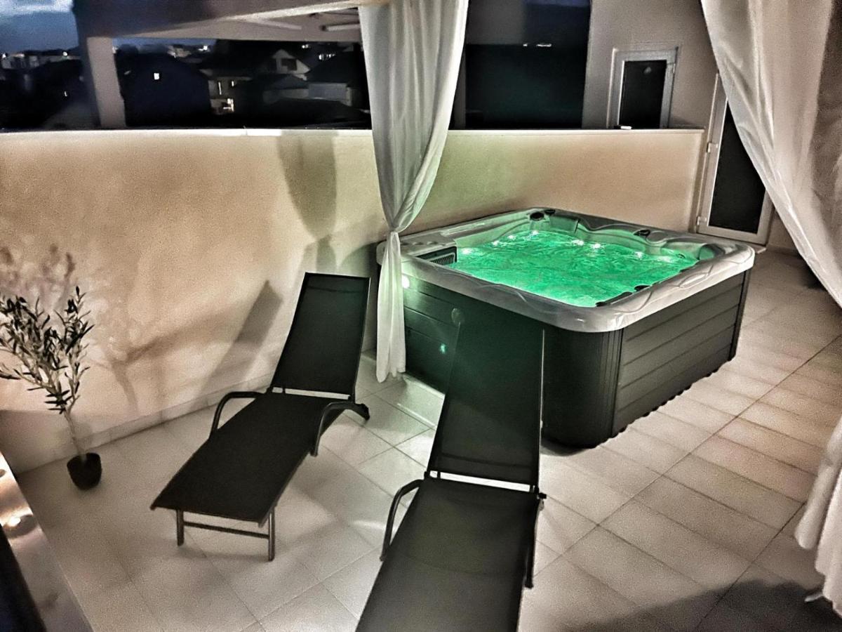 Apartmán Olive Oasis Penthouse With Jacuzzi Zadar Exteriér fotografie